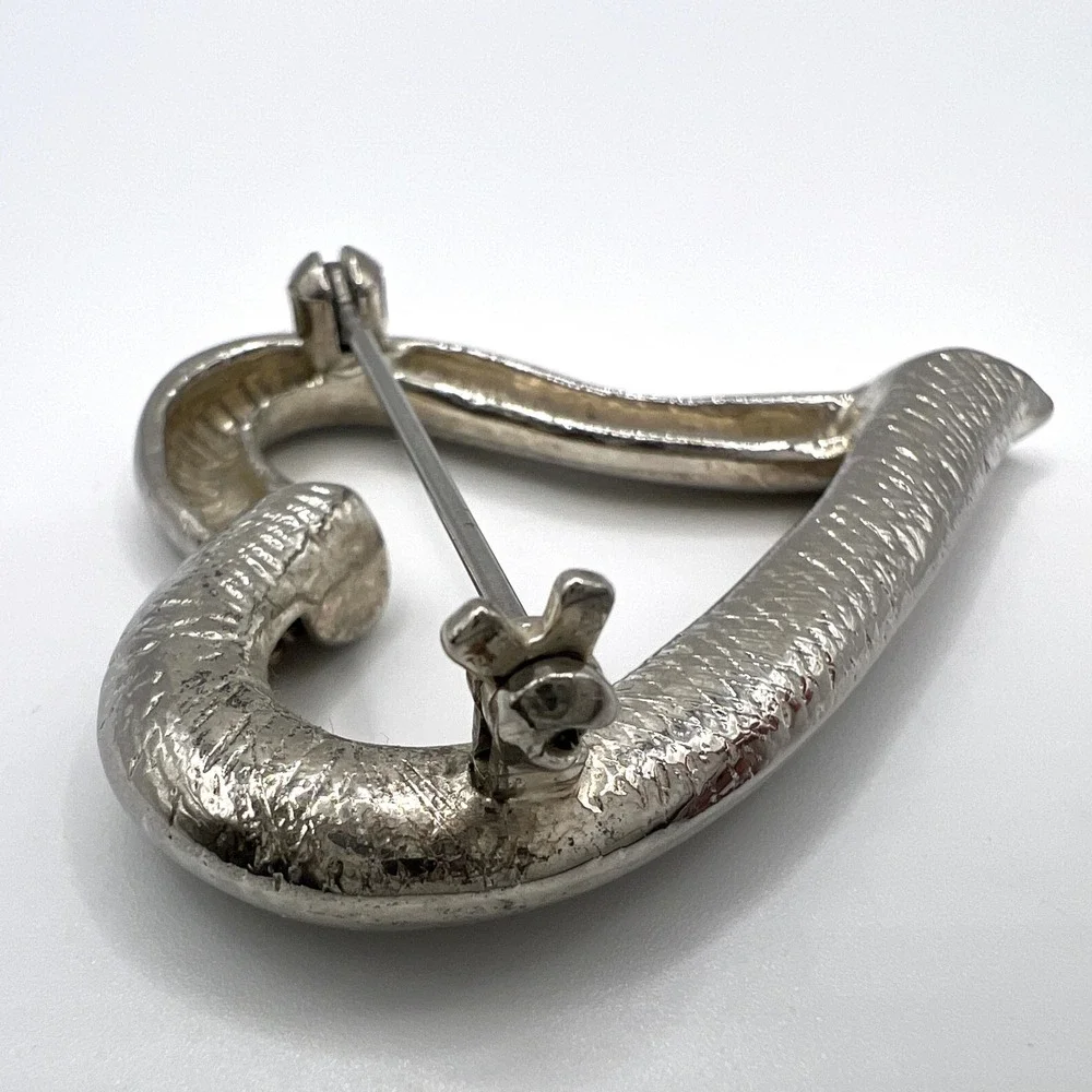 Vintage Silver Tone Mixed Texture Open Heart Brooch Mesh Detail Pin